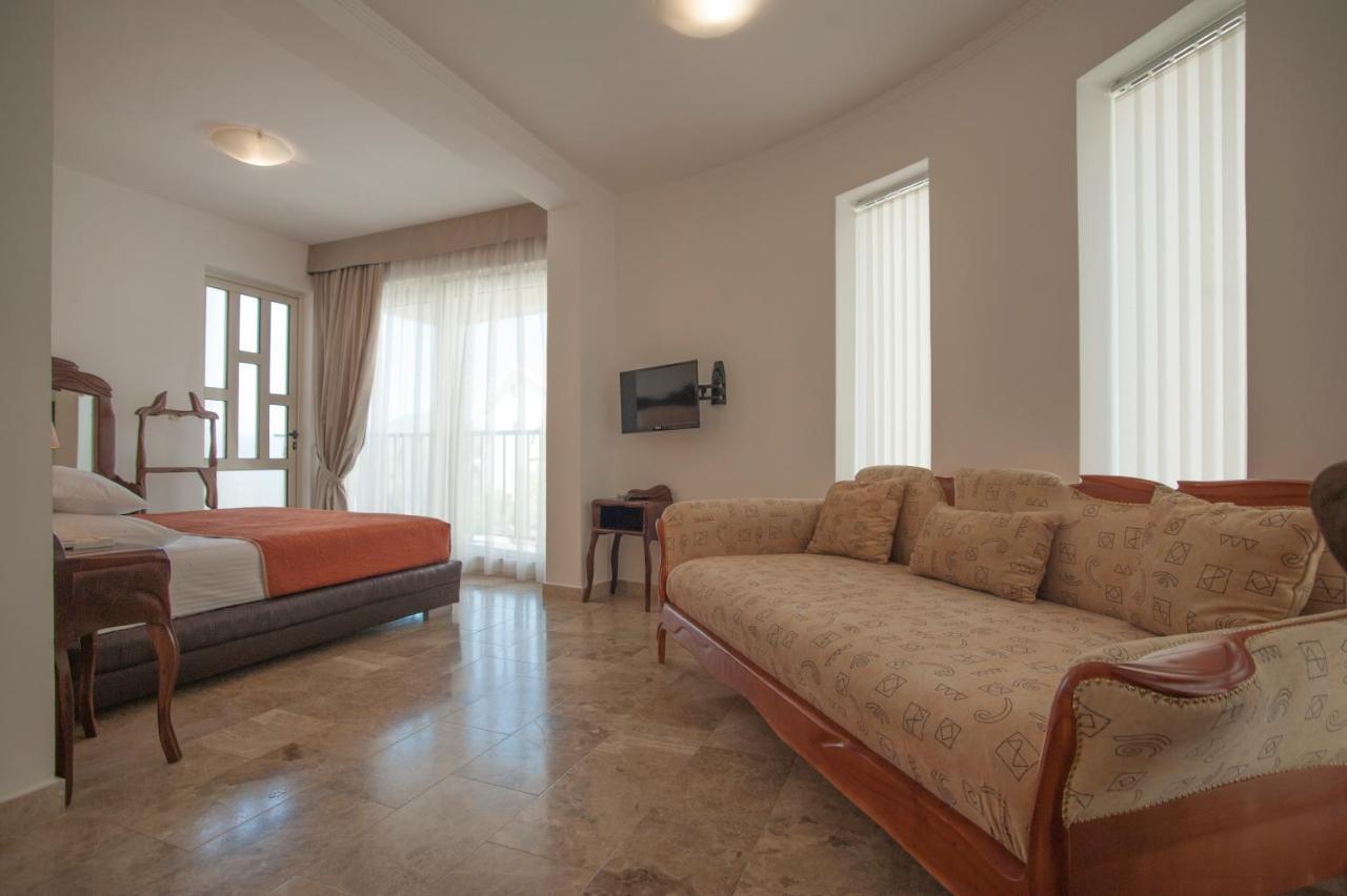 Guest House Przno Bay Sveti Stefan Exteriör bild